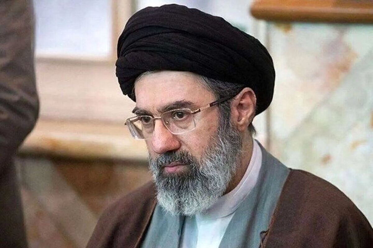 خط مقدم ایران خیلی بزرگتر از ذهنیت حقیر دشمن است/ شعار امسال؛ اقتصاد مقاومتی در سایه وحدت ملی و امنیت ملی