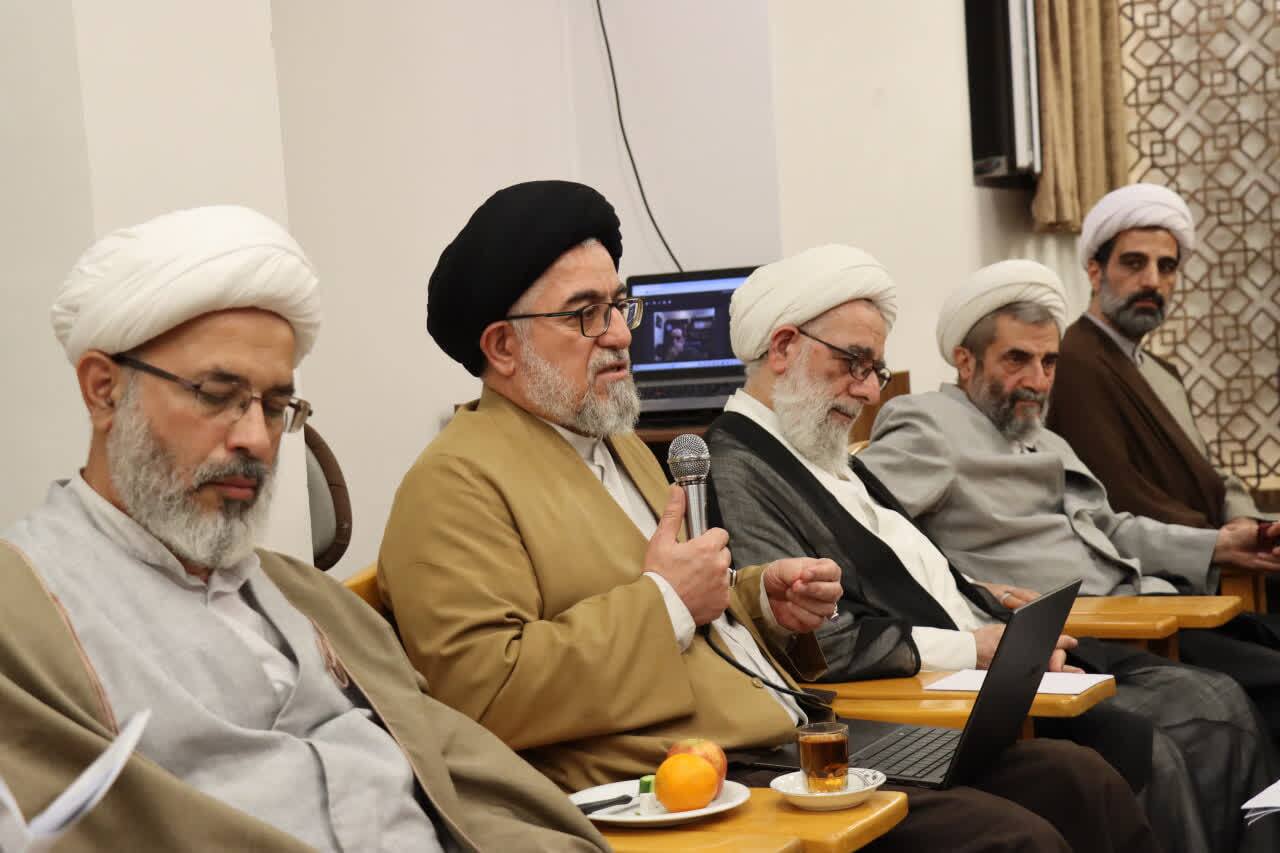 بررسی پیشنویس سند «مکتب هنر رضوی» در آستان قدس رضوی بررسی پیشنویس سند «مکتب هنر رضوی» در آستان قدس رضوی