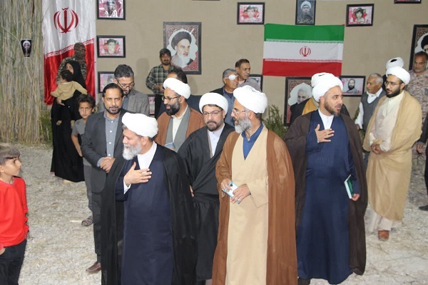 دیدار مدیر حوزه علمیه فارس با خانواده شهید روحانی اغتشاشات اخیر+تصاویر