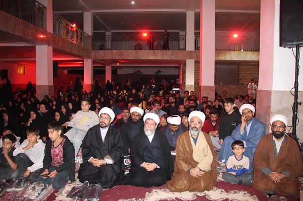 دیدار مدیر حوزه علمیه فارس با خانواده شهید روحانی اغتشاشات اخیر+تصاویر