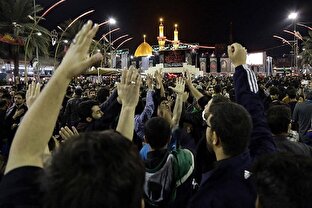 فریاد مرگ بر آمریکا در حرم حضرت سیدالشهدا