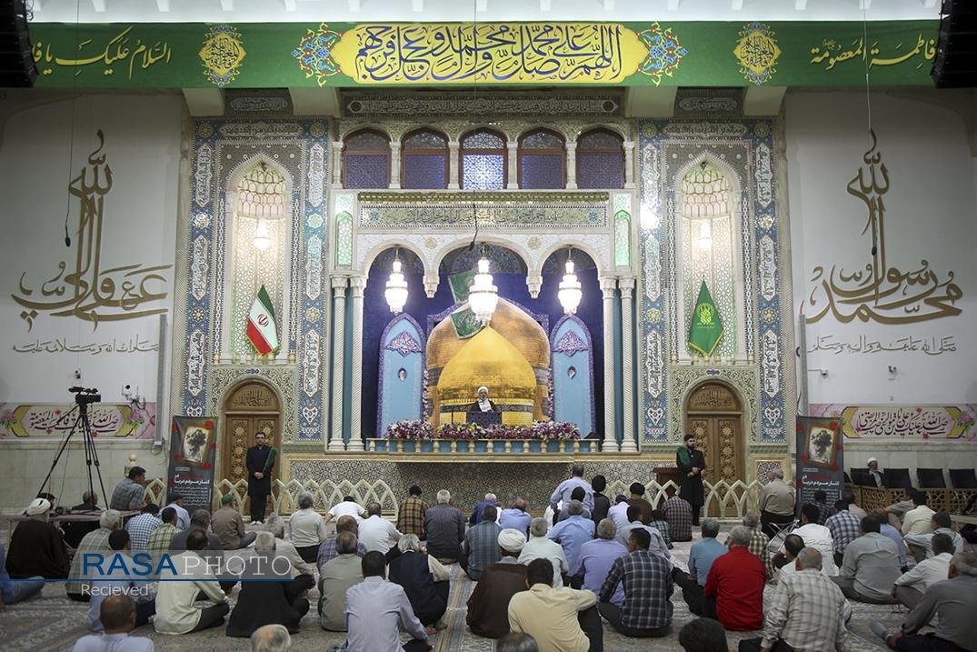 مراسم بزرگداشت جان‌باختگان حادثه بندر شهید رجایی در حرم حضرت معصومه(س) برگزار شد