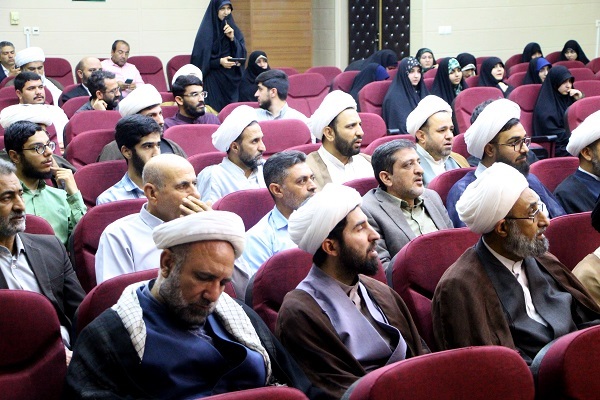 گردهمایی طلاب و فضلای حوزه علمیه فارس همزمان با انتشار بیانیه رهبر انقلاب