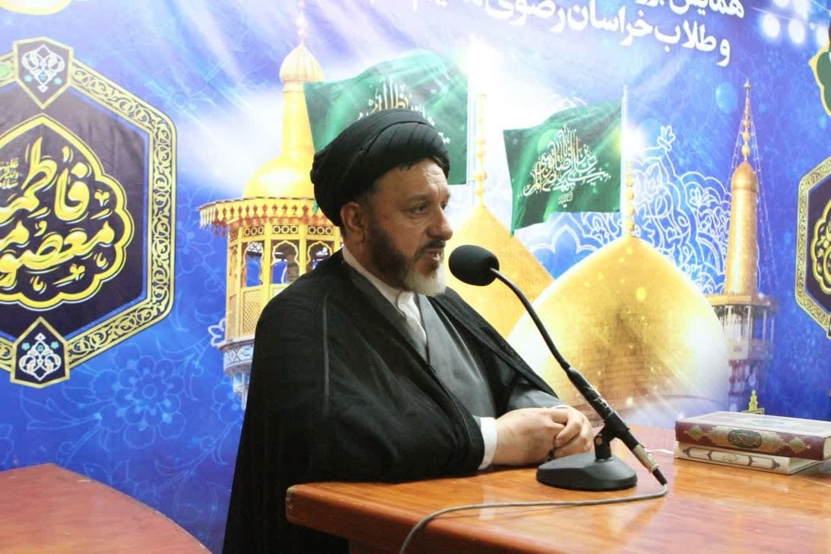 پیام رهبر انقلاب به همایش صد سالگی حوزه، دومین منشور روحانیت است