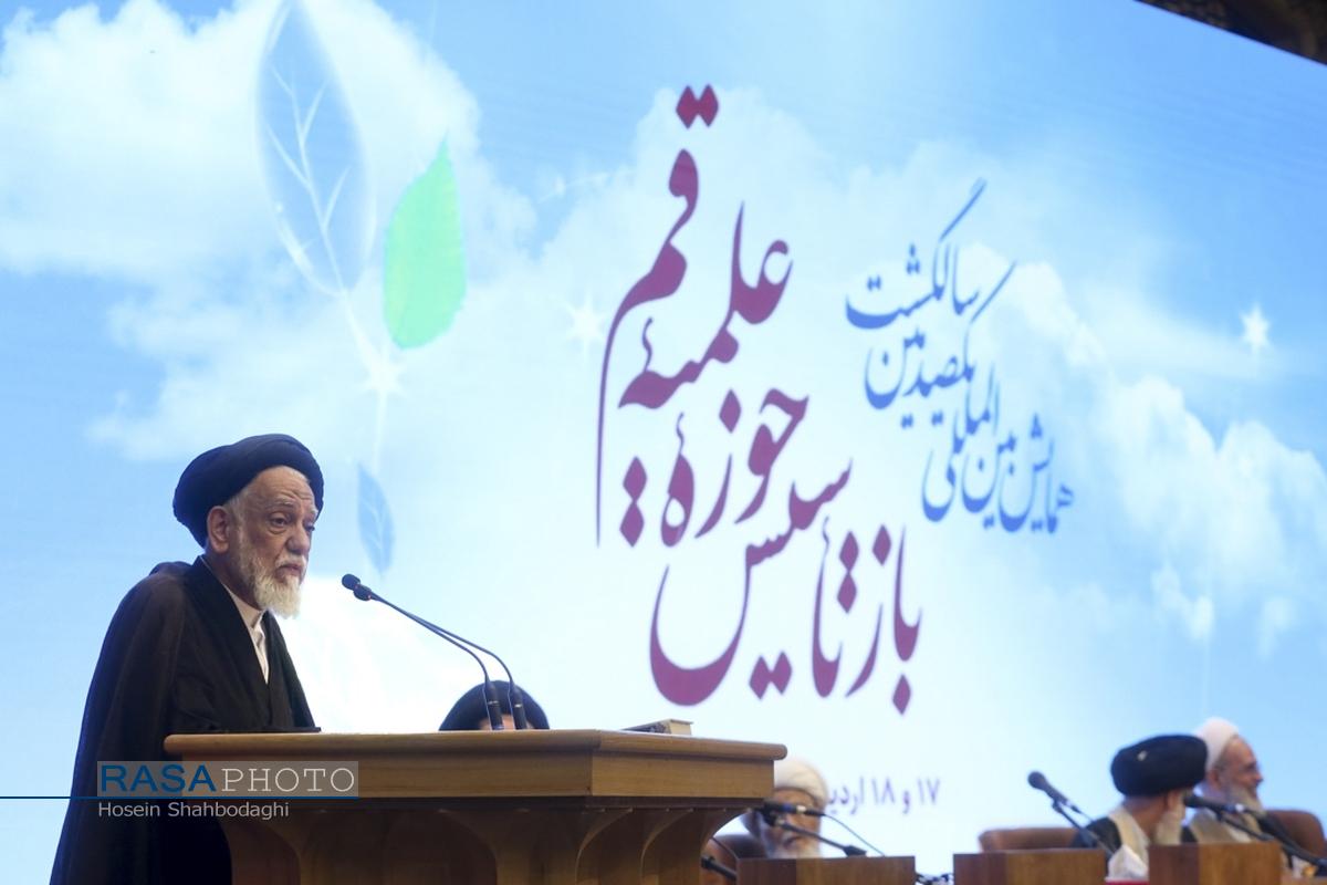 نقش برجسته و ستودنی رهبر انقلاب در راهبری حوزه های علمیه