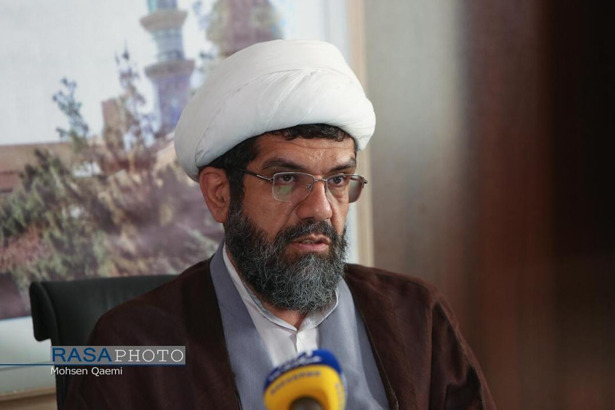 آخوند حکومتی یا روحانی وارسته