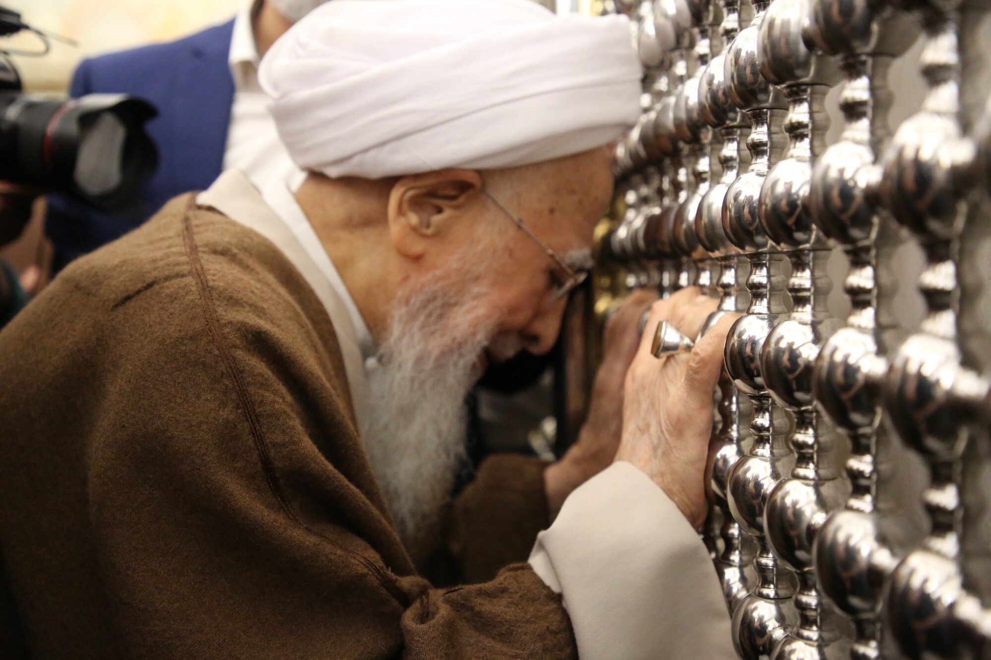 تشرف حضرت آیت‌الله جوادی آملی به آستان مقدس کاظمین + عکس