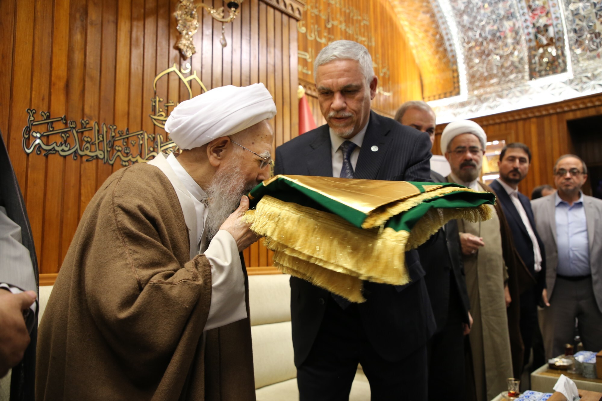 تشرف حضرت آیت‌الله جوادی آملی به آستان مقدس کاظمین + عکس