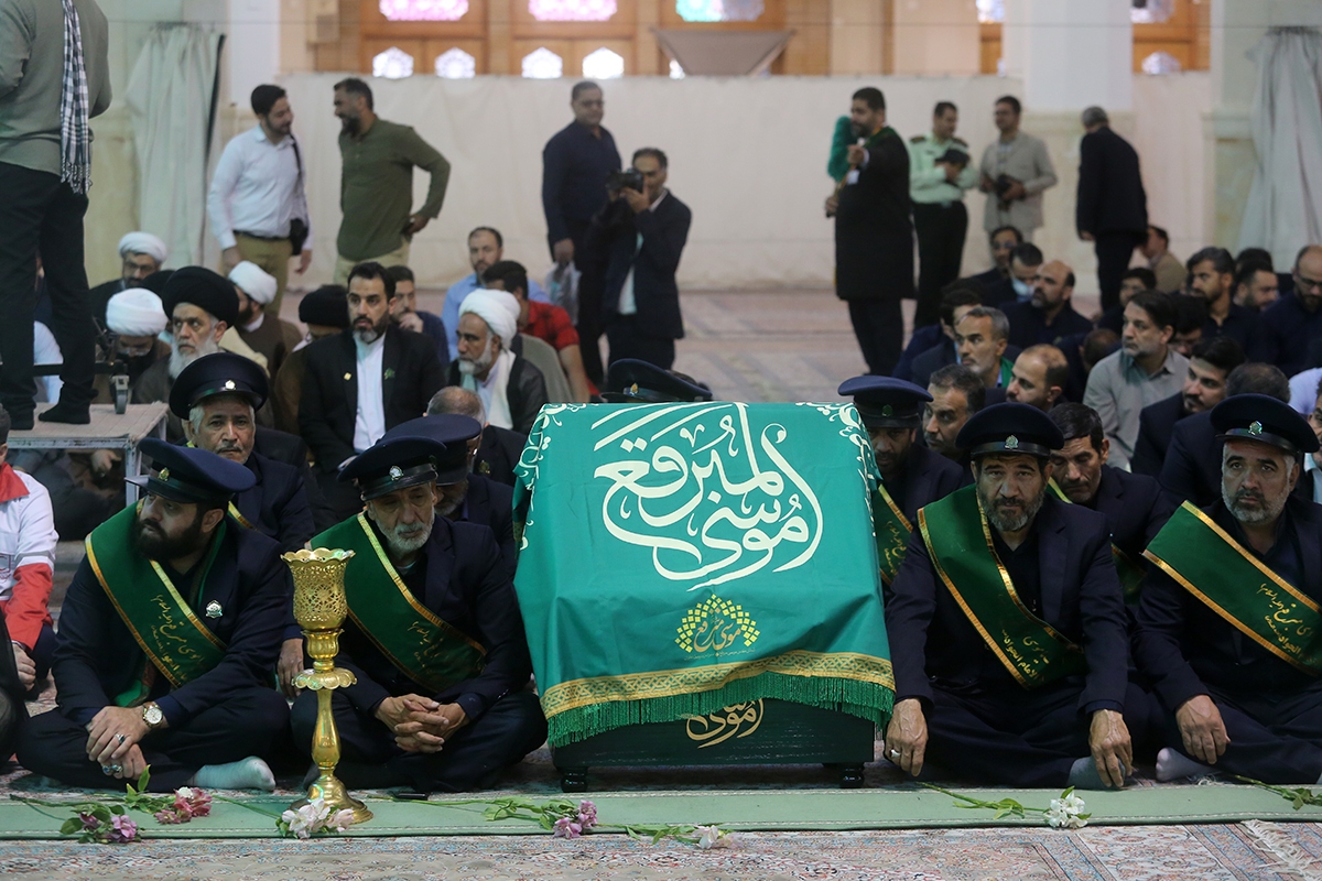برنامه آستان مقدس حضرت معصومه در دهه کرامت با محوریت شعار «ایران، ایران امام رضا» برنامه آستان مقدس حضرت معصومه در دهه کرامت با محوریت شعار «ایران، ایران امام رضا»