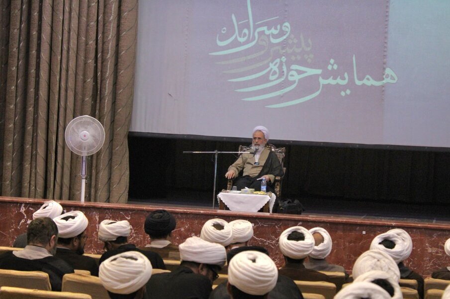سفر آیت‌الله اعرافی به کرمان/م