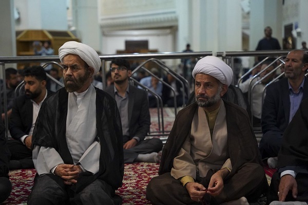مراسم ارتحال امام در حرم شاهچراغ شیراز برگزار شد