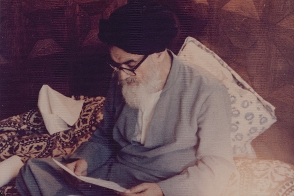 مروری بر جایگاه روحانیت در نگاه امام خمینی