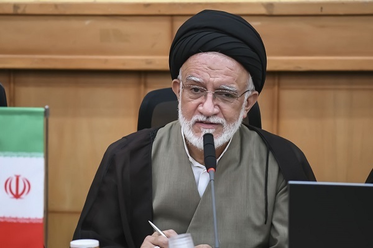 اگر می‌خواهیم کشور حفظ شود، جایگاه معلم باید در صدر اولویت‌ها باشد