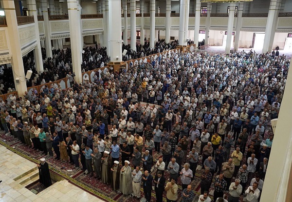 نماز عید قربان در حرم مطهر شاهچراغ شیراز اقامه شد