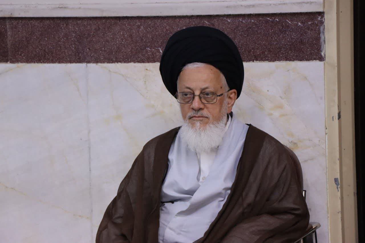 امام خمینی(ره) شجره طیبه‌ای بود که با نور ایمان، جهان را بیدار کرد