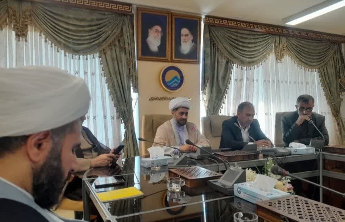 نشست همفکری دبیران نماز شرکت توانیر در تبریز برگزار شد