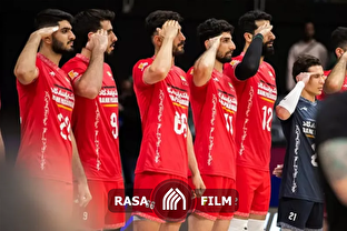 ادای احترام نظامی والیبالیست های ایرانی