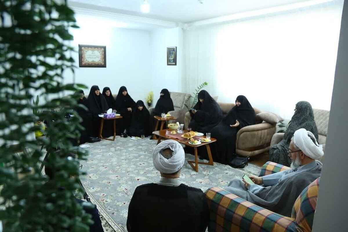 دیدار مدیر جامعهالزهرا با خانواده شهید رجب جورسرا