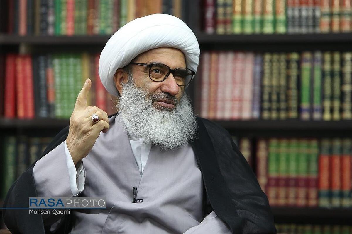 رهبر انقلاب مظهر تجلی نور خداست/ نور الهی با یاوه گویی جرثومه فساد خاموش نمی‌شود