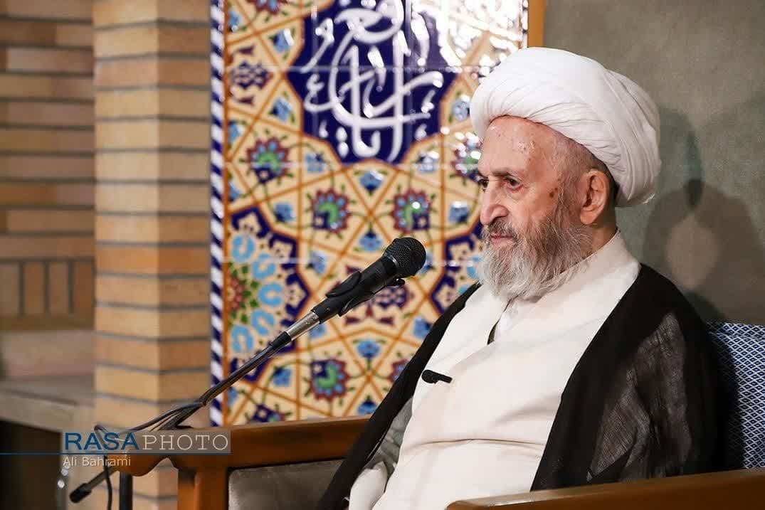 واکنش قاطع مراجع تقلید و علما نسبت به گستاخی ترامپ به رهبر انقلاب واکنش قاطع مراجع تقلید و علما نسبت به گستاخی ترامپ به رهبر انقلاب