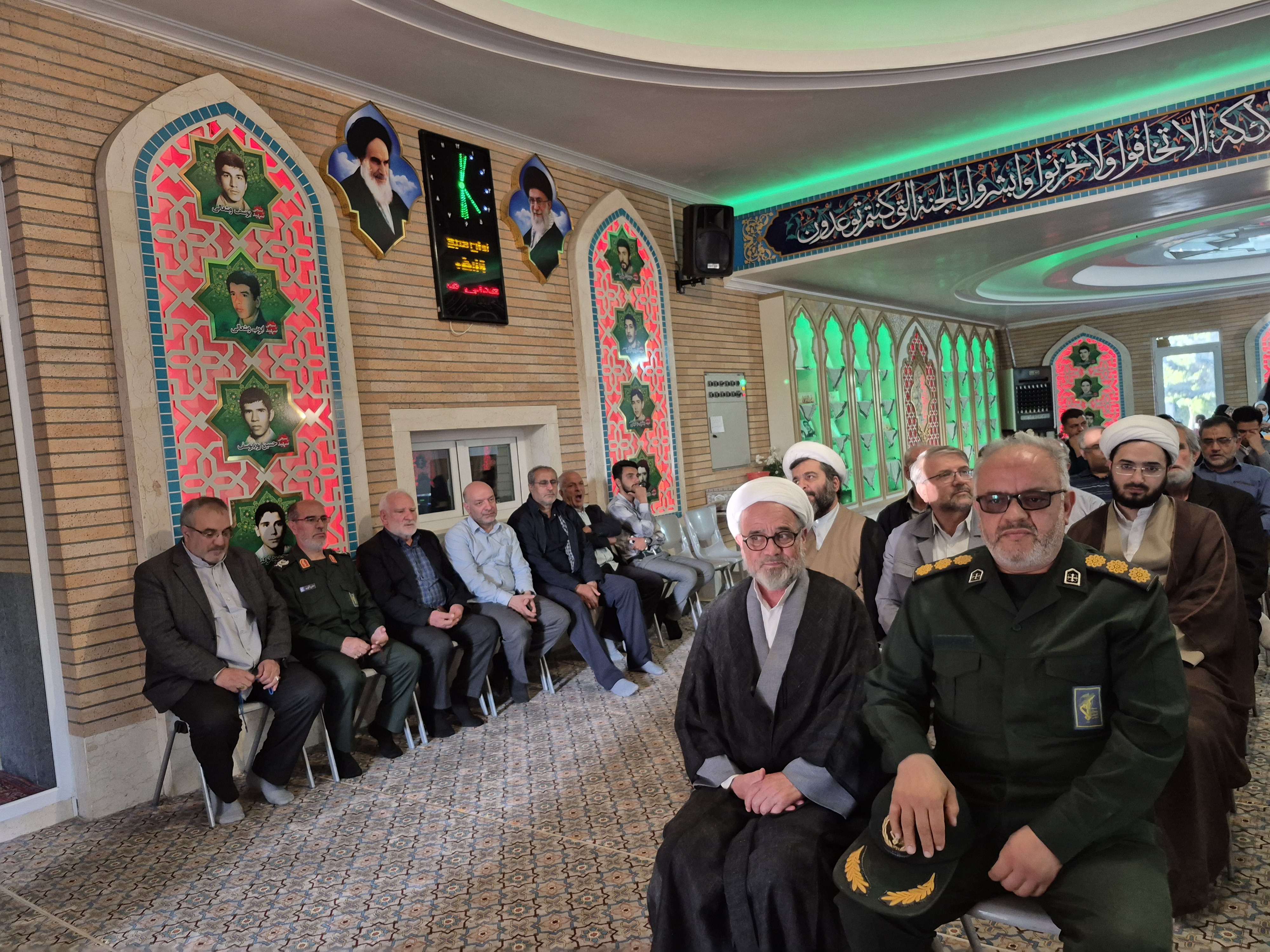 مسجد باید مرکز نشاط، خدمات و تربیت نسل آینده باشد