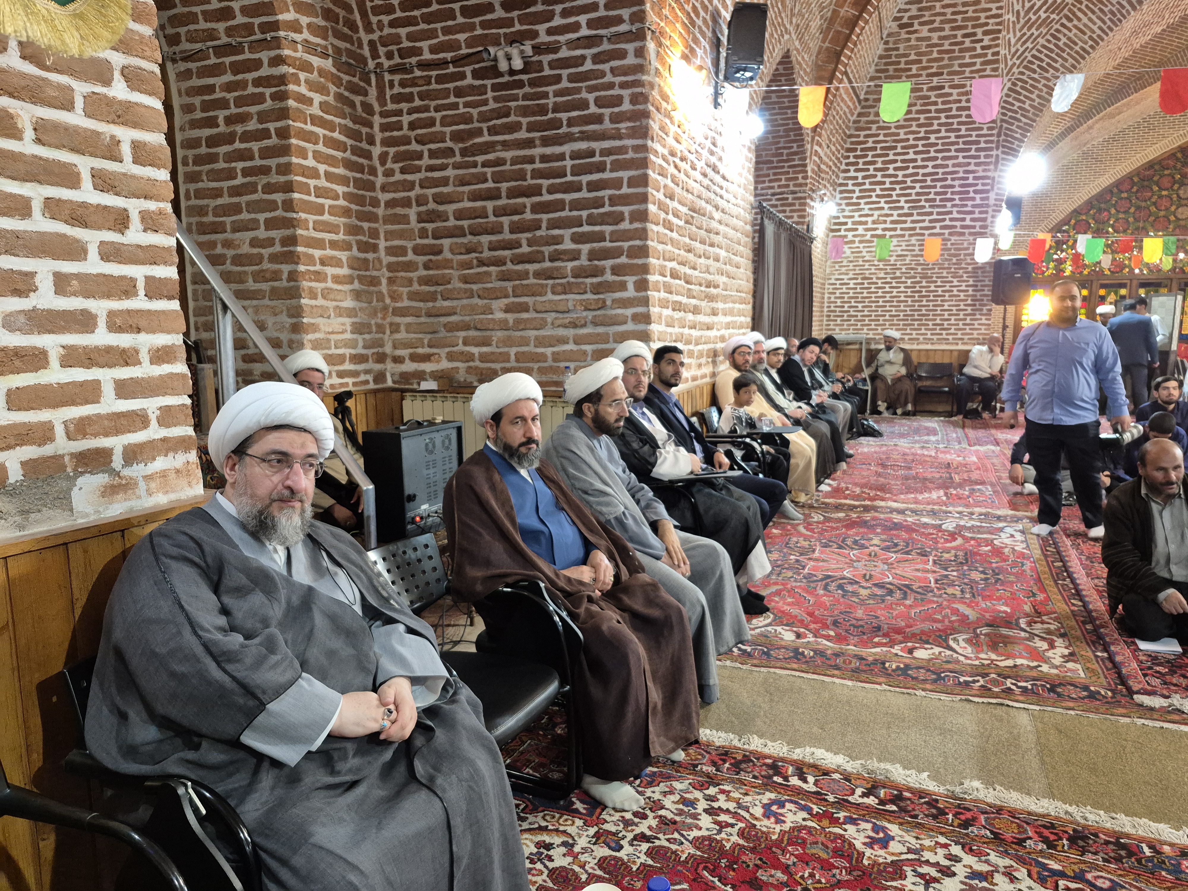 سلسله نشست‌های ماهانه اخلاقی حجت‌الاسلام والمسلمین مطهری‌اصل در تبریز آغاز شد