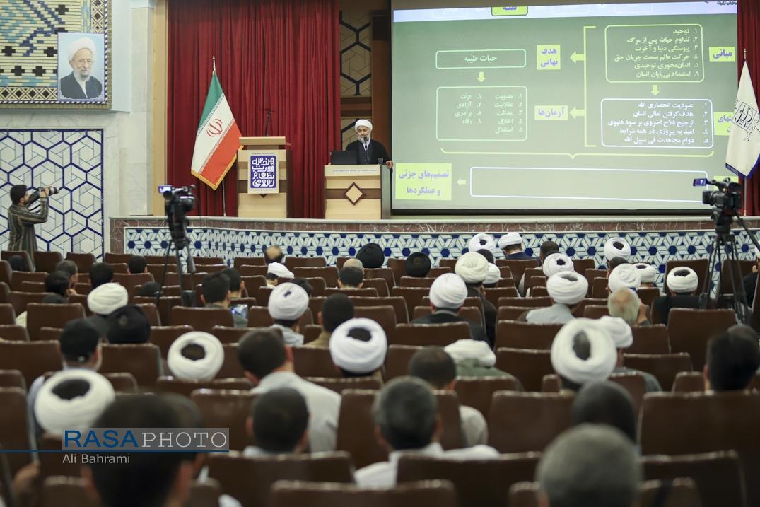 تحلیل منطق عملکردی رهبر انقلاب اسلامی در هندسه قدرت نظام اسلامی