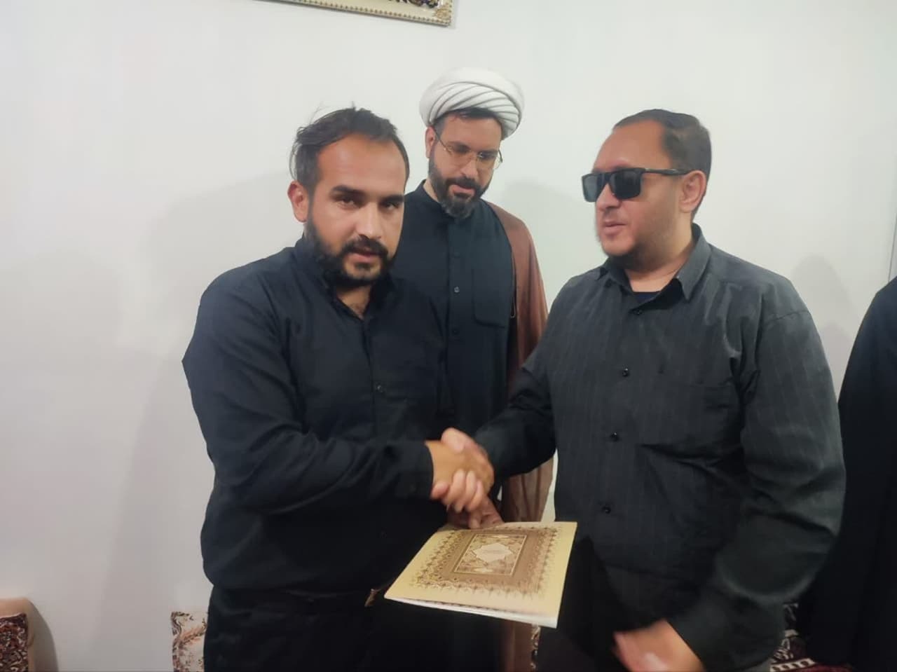 دیدار صمیمانه دبیر ستاد امر به معروف با خانواده معظم شهدا+ عکس