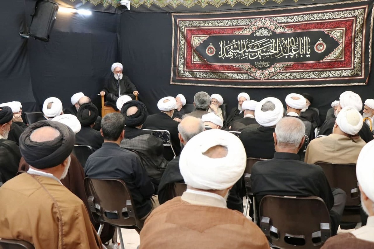 برگزاری مراسم عزاداری ظهر عاشورا در بیوت مراجع تقلید