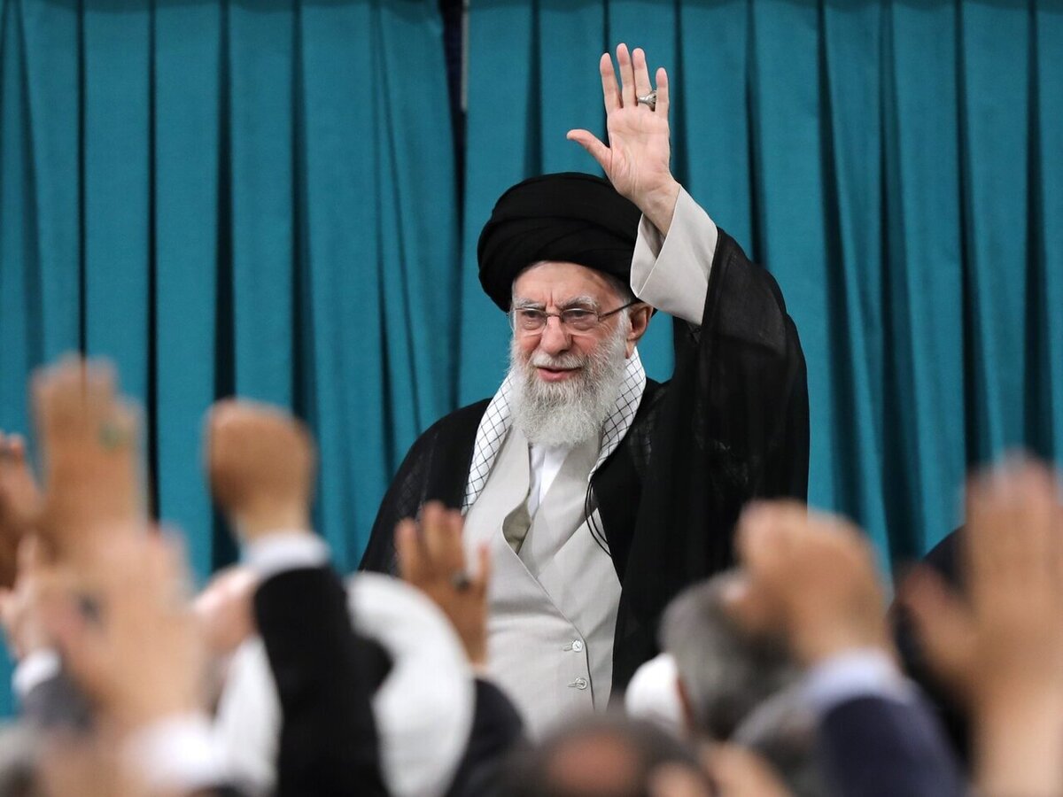 تعرض به ساحت امام خامنهای آغاز انتفاضه جهانی خواهد بود