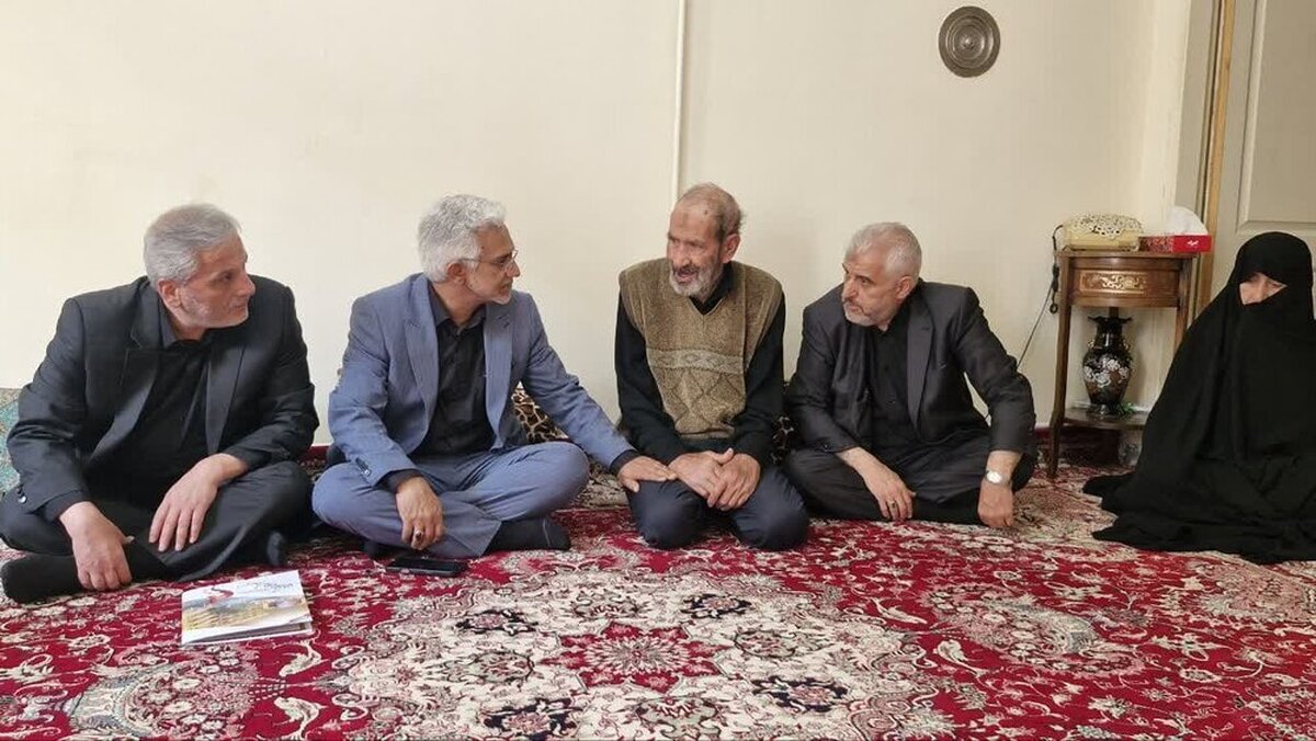 خدمتگزاری به خانوادههای شهدا وظیفه همگانی است