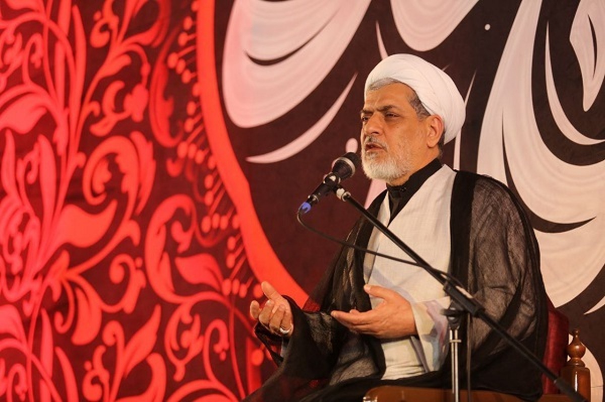 باید با کارشناسی که به مسؤولان نظام تهمت زد برخورد بشود