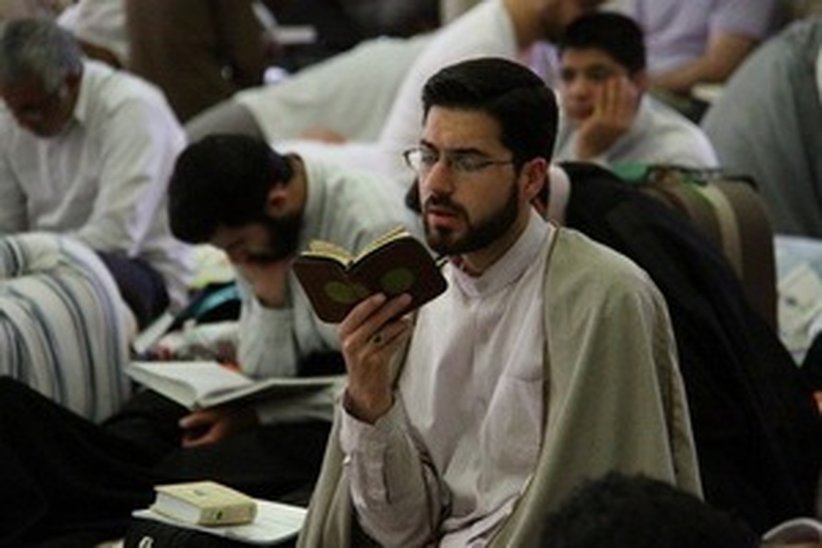 اعتکاف علمی طلاب در حرم رضوی برگزار میشود
