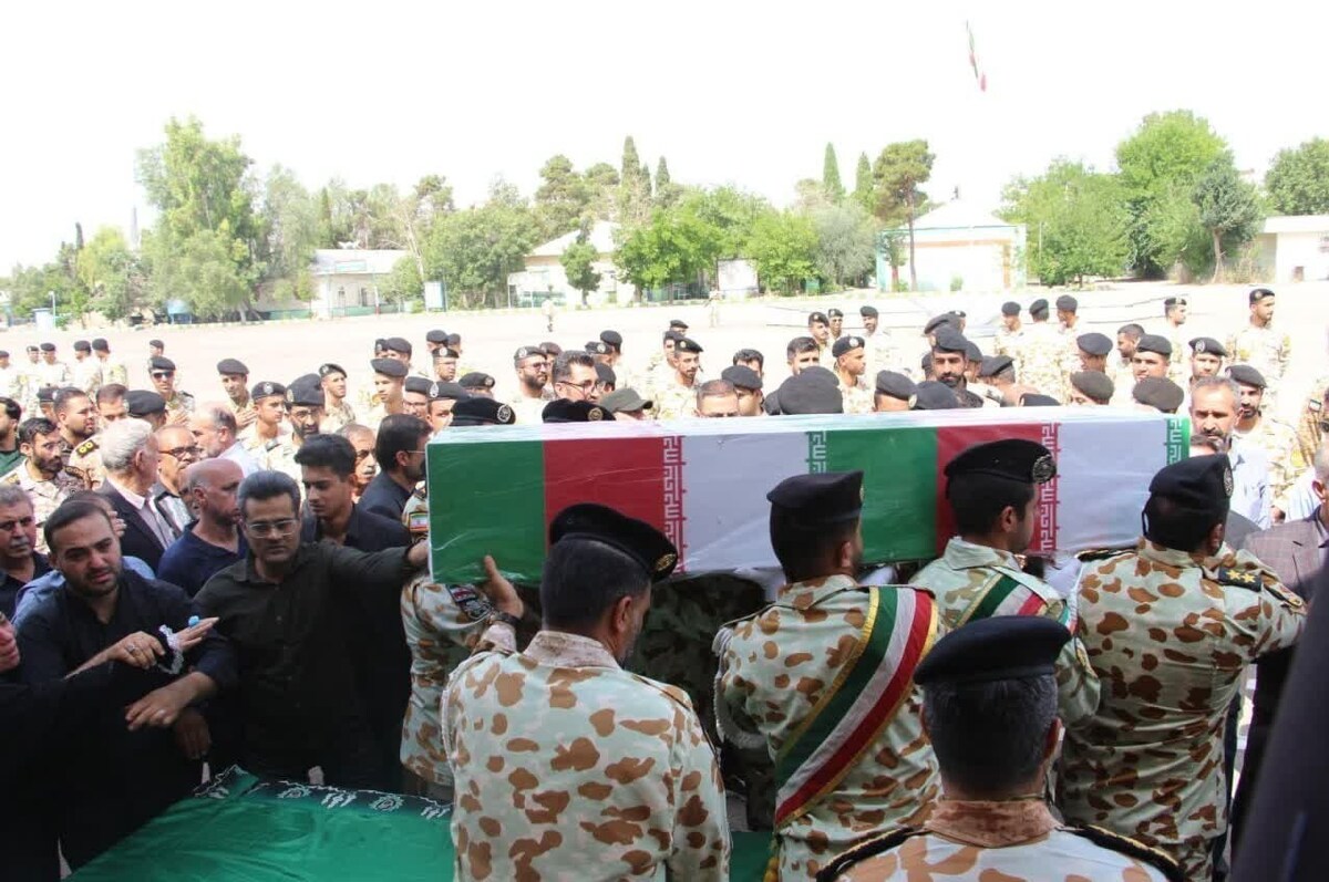 مراسم تشییع جانباز ۷۰ درصد دفاع مقدس در شیراز برگزار شد