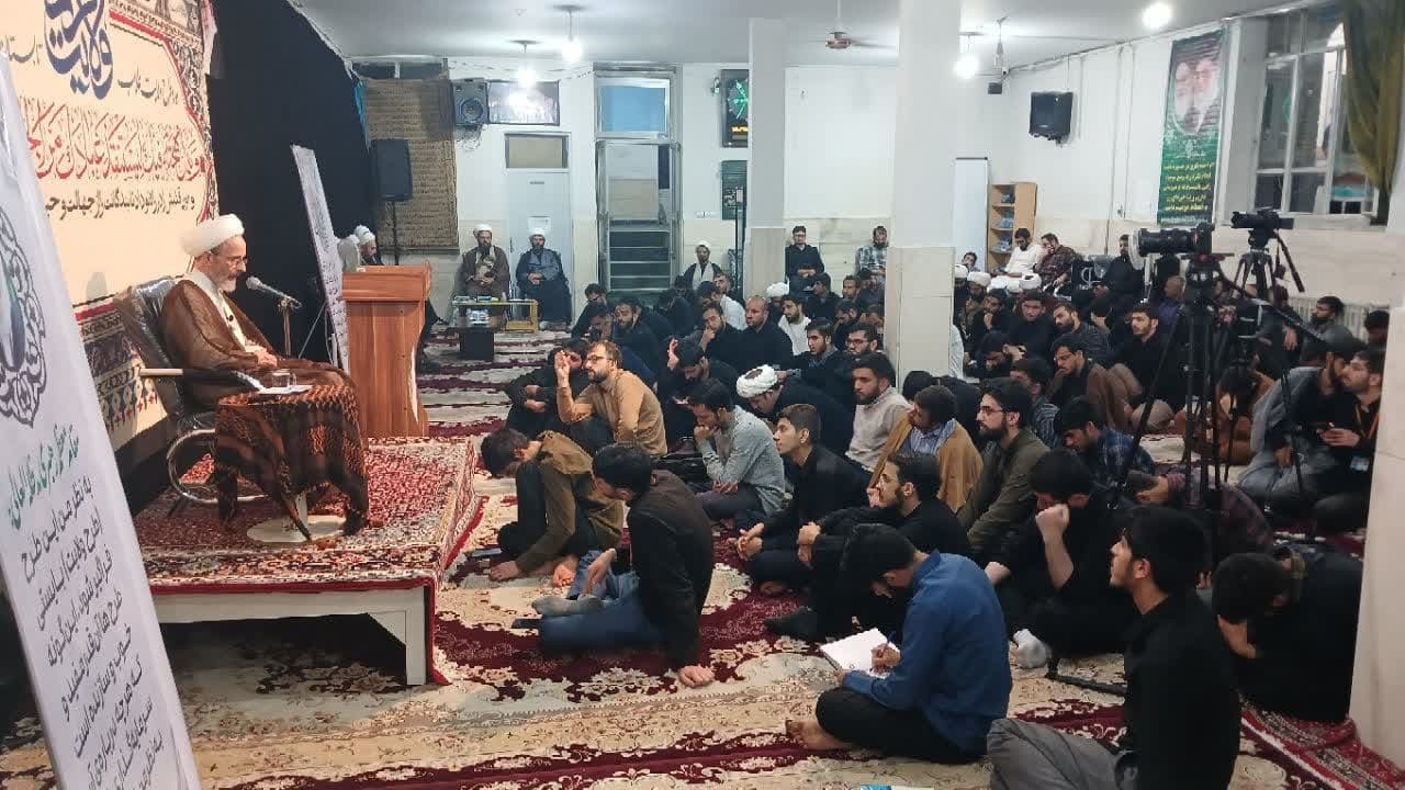 گزارشی از همایش «طرح ولایت؛ بنیان حوزه پیشرو و سرآمد» گزارشی از همایش «طرح ولایت؛ بنیان حوزه پیشرو و سرآمد»