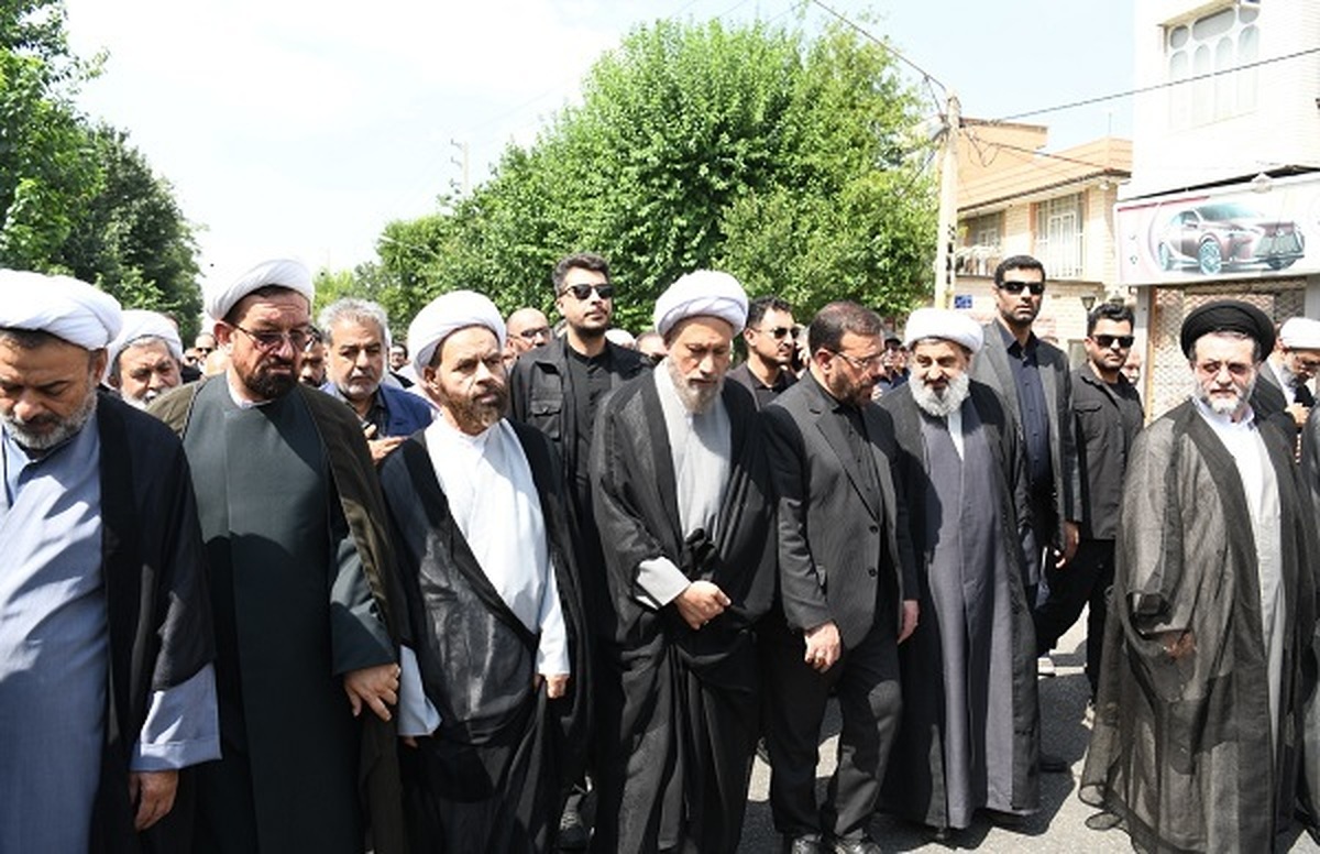 آیت الله موحد با حضور گسترده علماء و روحانیون شیراز تشییع شد + عکس