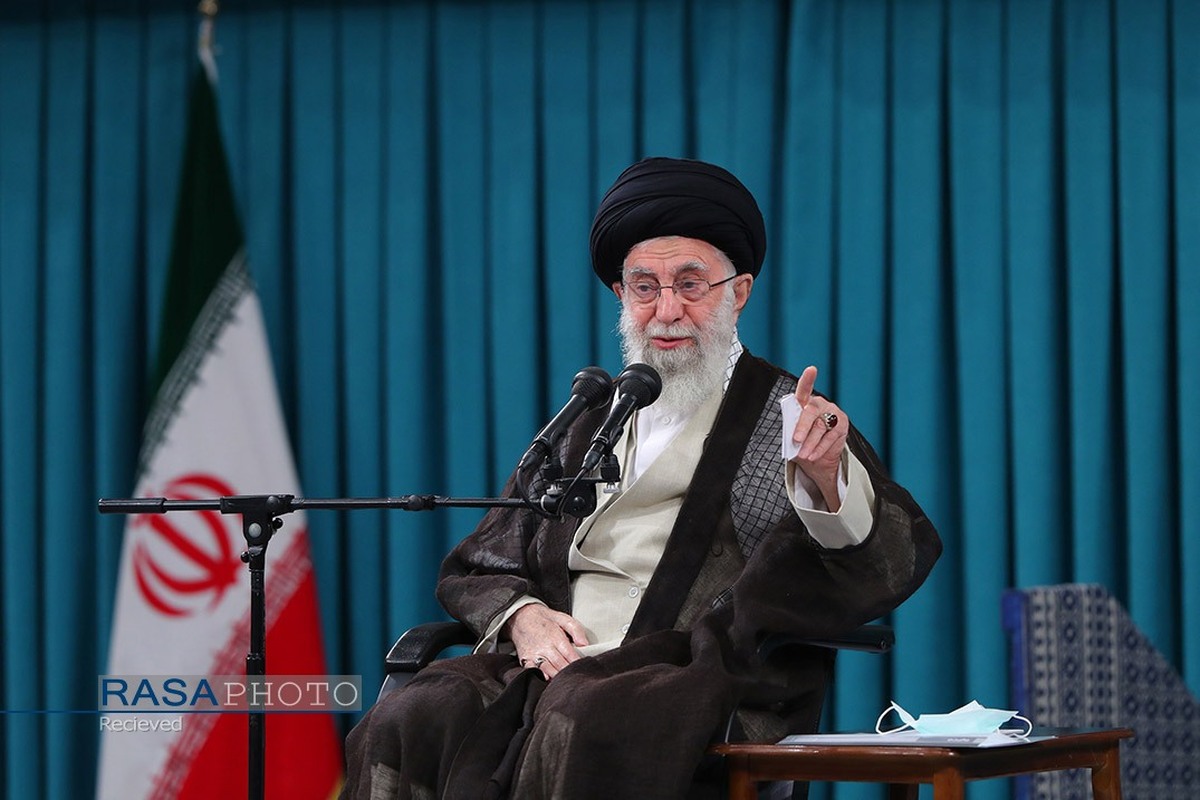 پیروزی مرد الهی بر مستکبرین