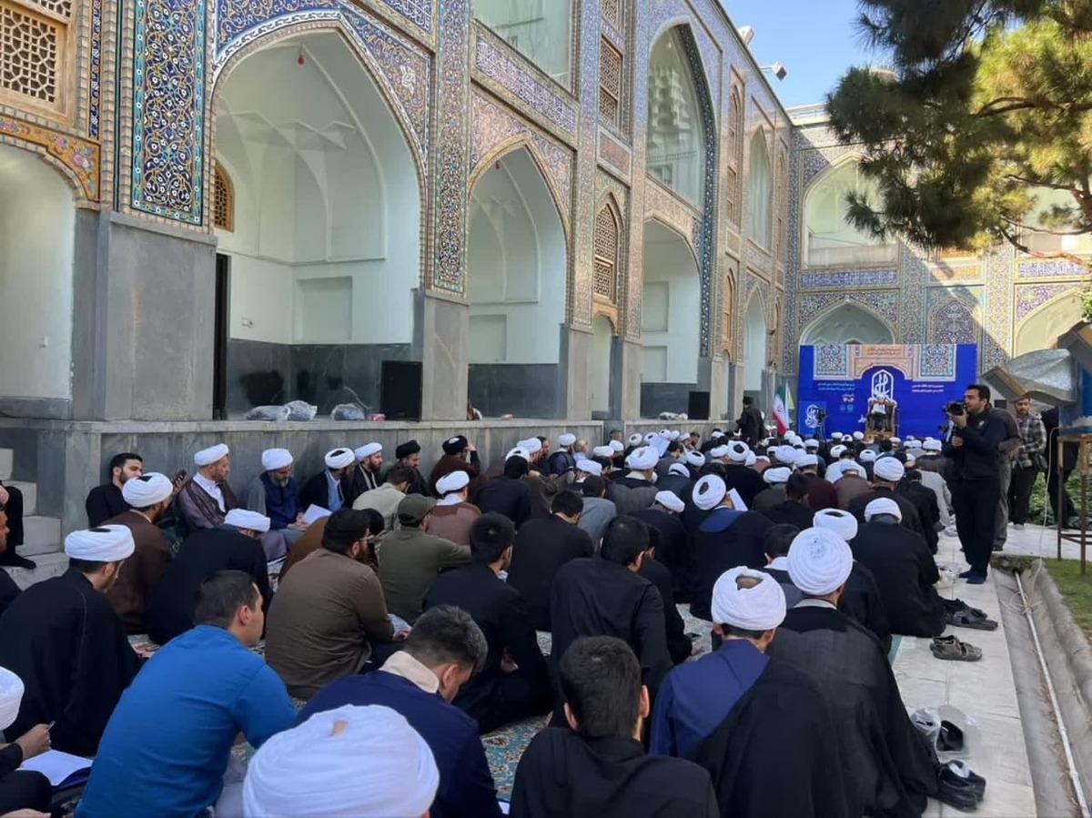 مدرسه تابستانی دارالعلم با سخنرانی آیت الله سبحانی و با راهبرد تمدن سازی آغاز به کار کرد