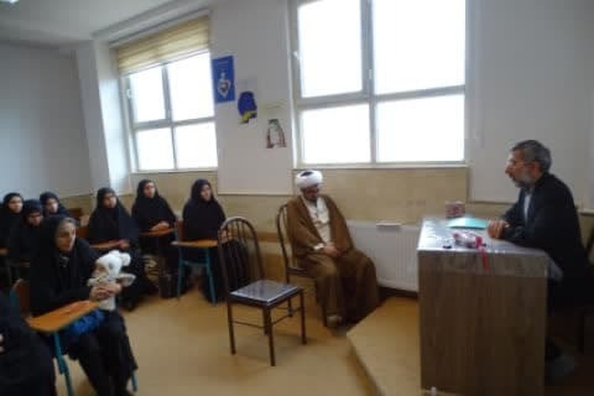 تأکید بر نقشآفرینی تبلیغی و پژوهشی طلاب