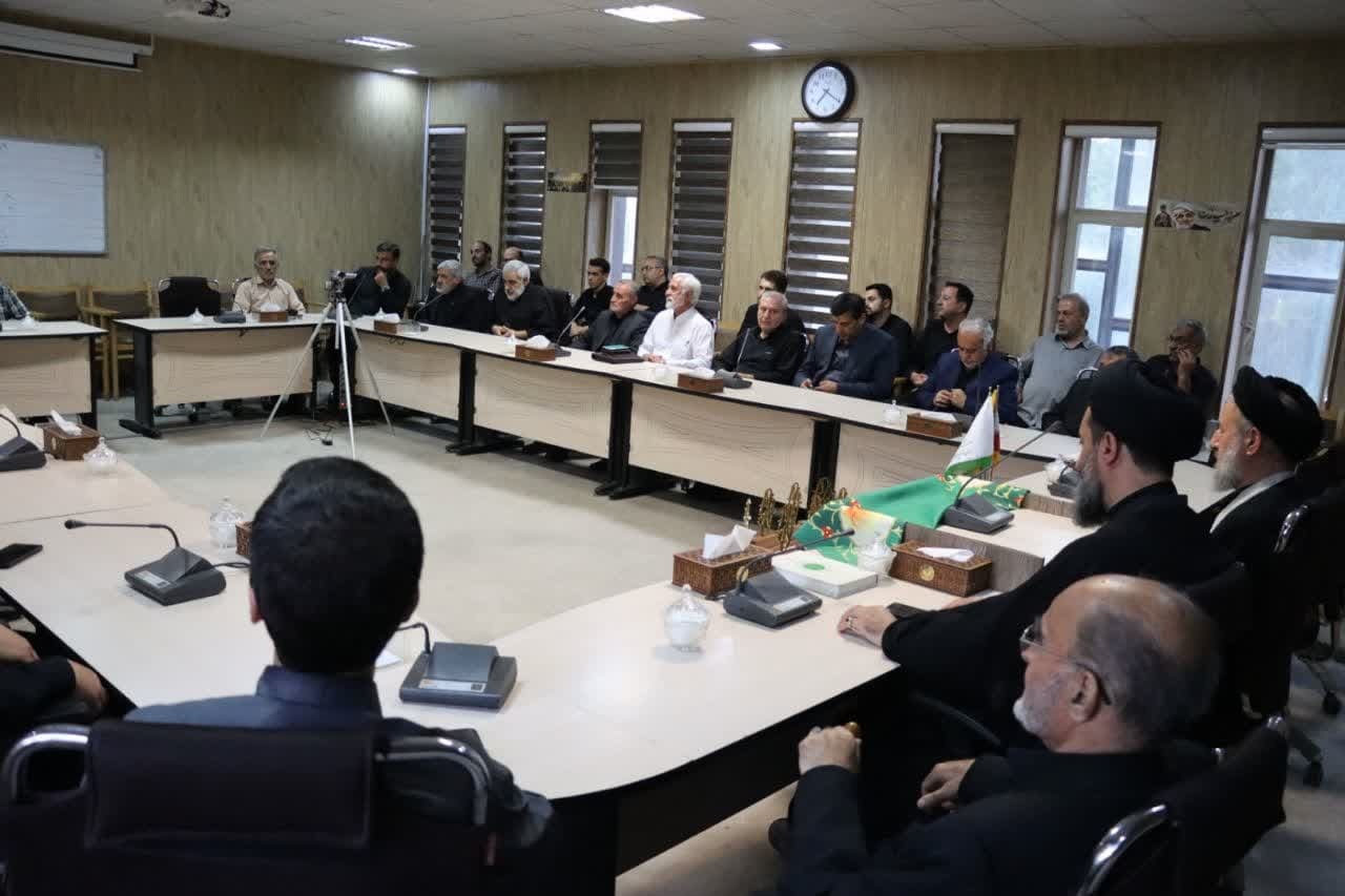 چهارمین رویداد مقام مجنون با تکریم پیرغلامان و خادمان حسینی در تبریز برگزار شد