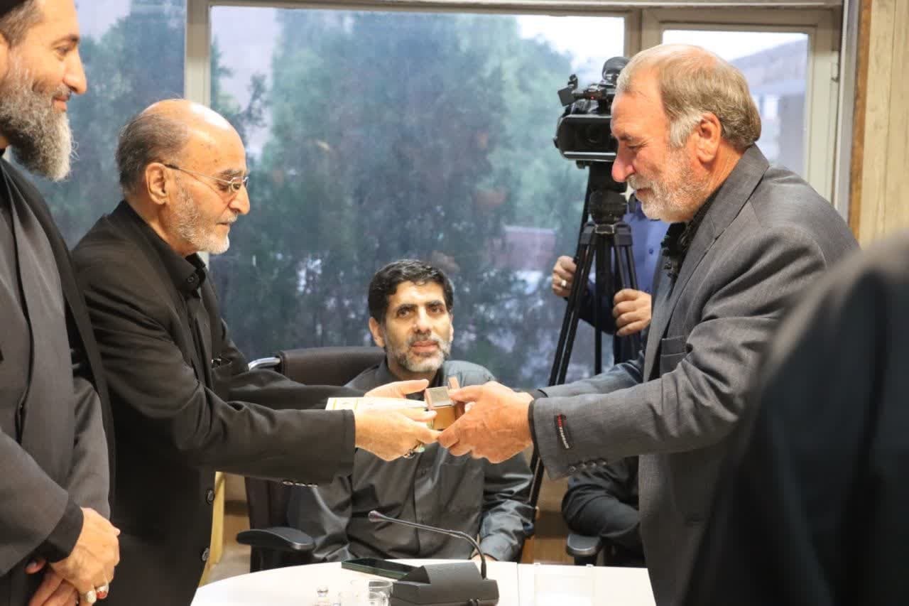 چهارمین رویداد مقام مجنون با تکریم پیرغلامان و خادمان حسینی در تبریز برگزار شد