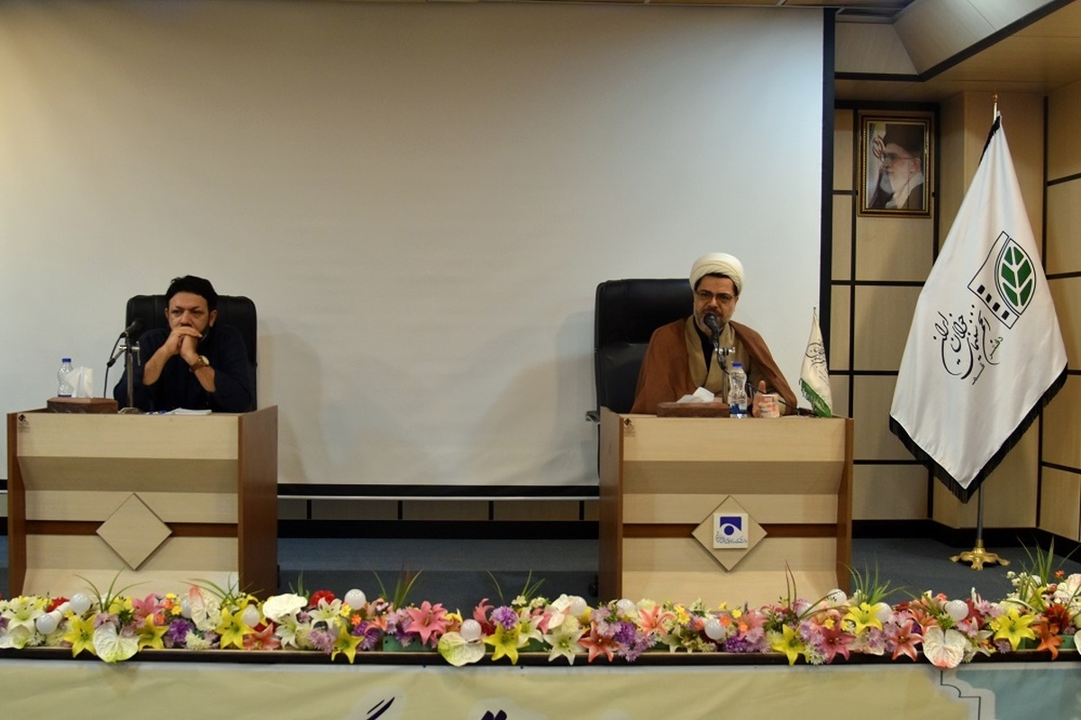 نشست فرهنگی «کشف ایده در فرایند نگارش فیلمنامه» در قم برگزار شد