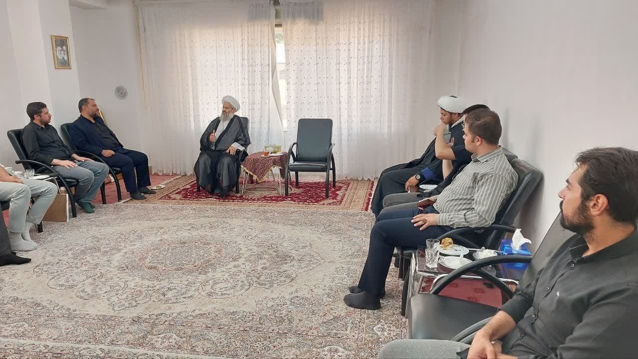 دیدار فرماندهان بسیج دانشجویی دانشگاه‌ های مراغه با امام جمعه جدید این شهرستان+ تصاویر