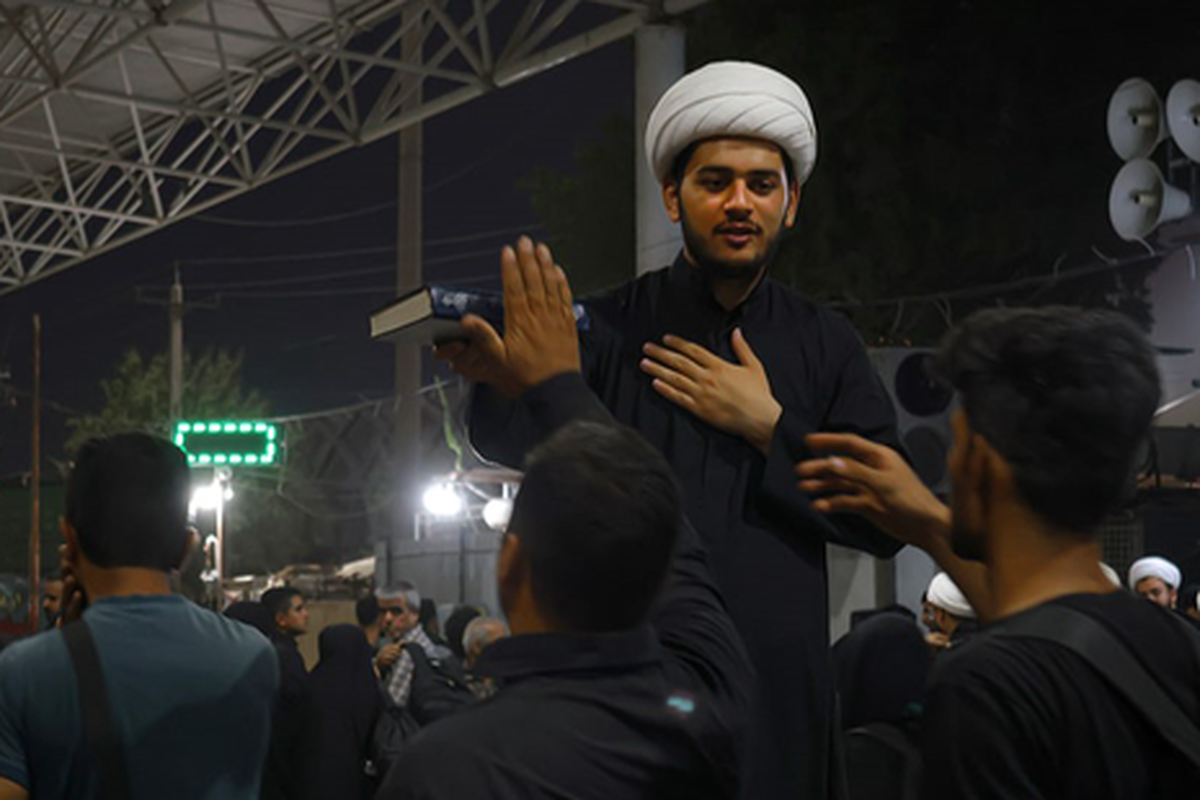 پیام مقاومت و ولایتمداری در موکب دفتر امور نخبگان حوزه در مسیر اربعین