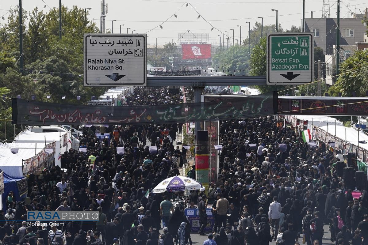 پیاده روی جاماندگان اربعین در تهران