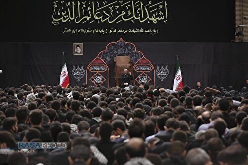 عزاداری هیئت‌های دانشجویی به مناسبت اربعین حسینی در حسینیه امام خمینی (ره)