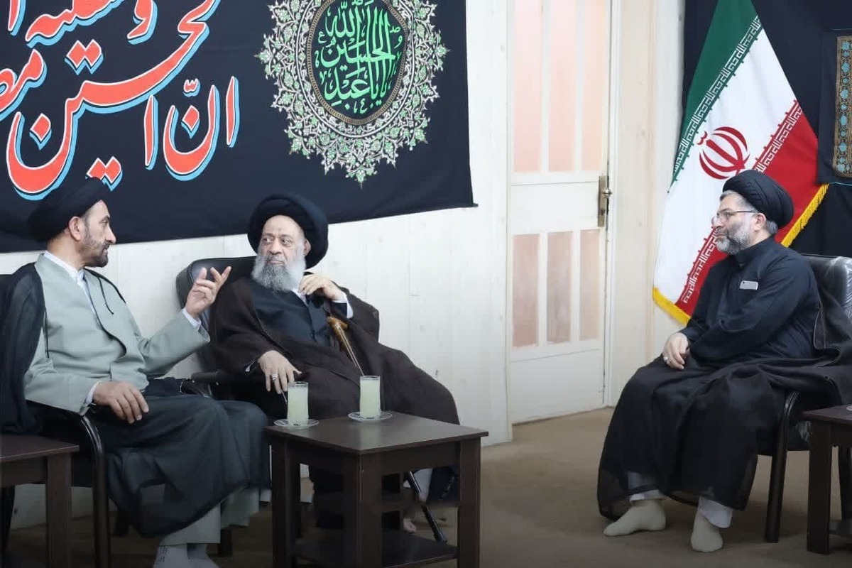 دیدار رئیس مرکز خدمات حوزه با آیت الله موسوی جزایری