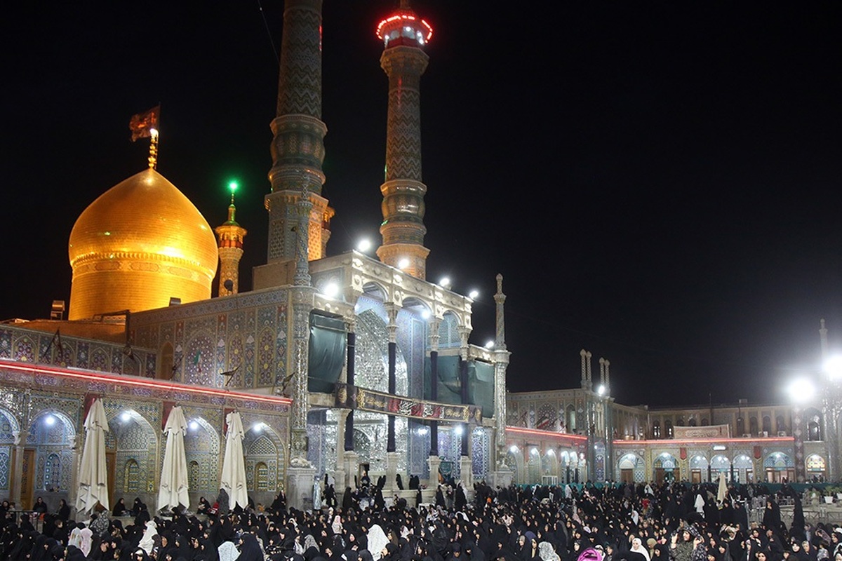 حضور پرشور زائران و استمرار خدمت‌رسانی موکب‌های حرم قم تا پایان ماه صفر