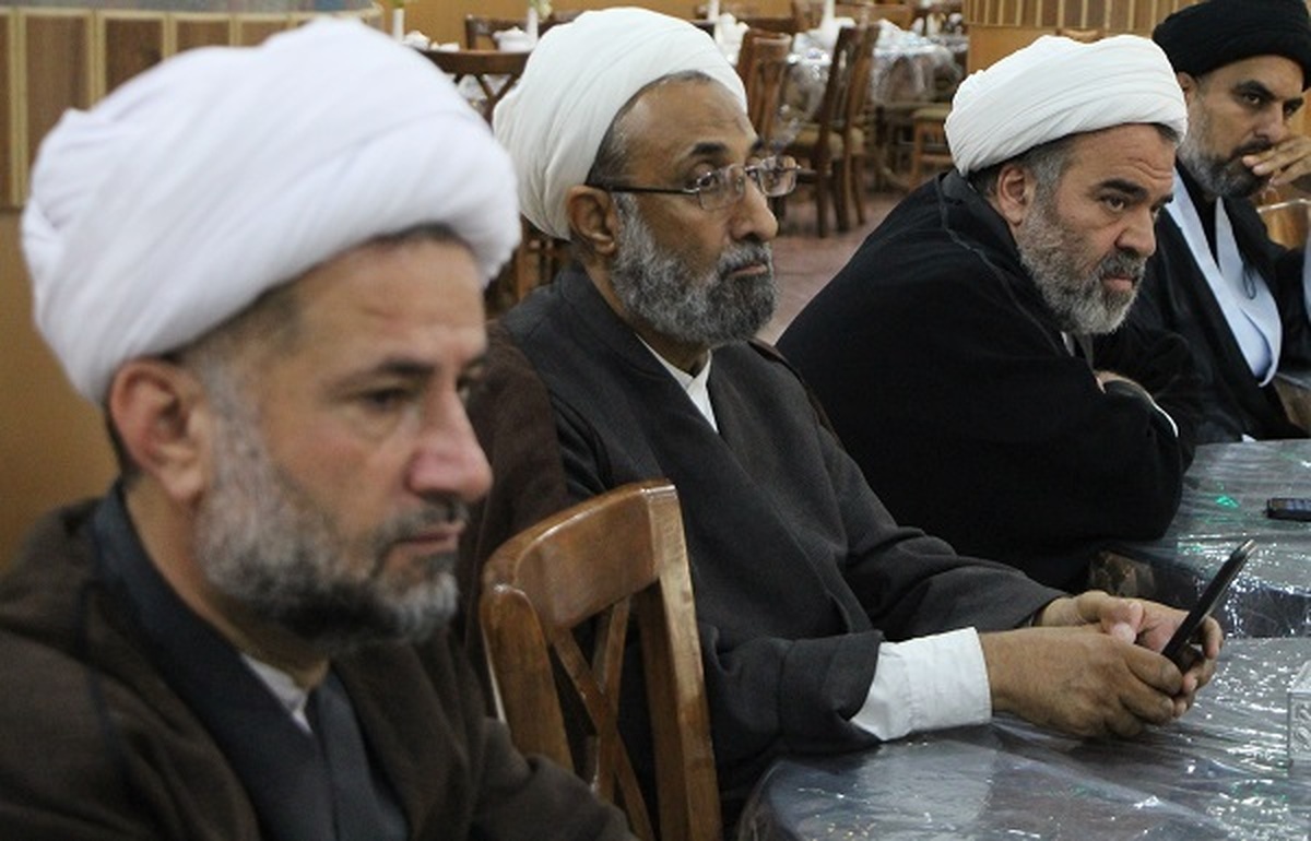 روحانیون باید از نظر پرورش معنوی و معرفتی بر جامعه اثرگذار باشند
