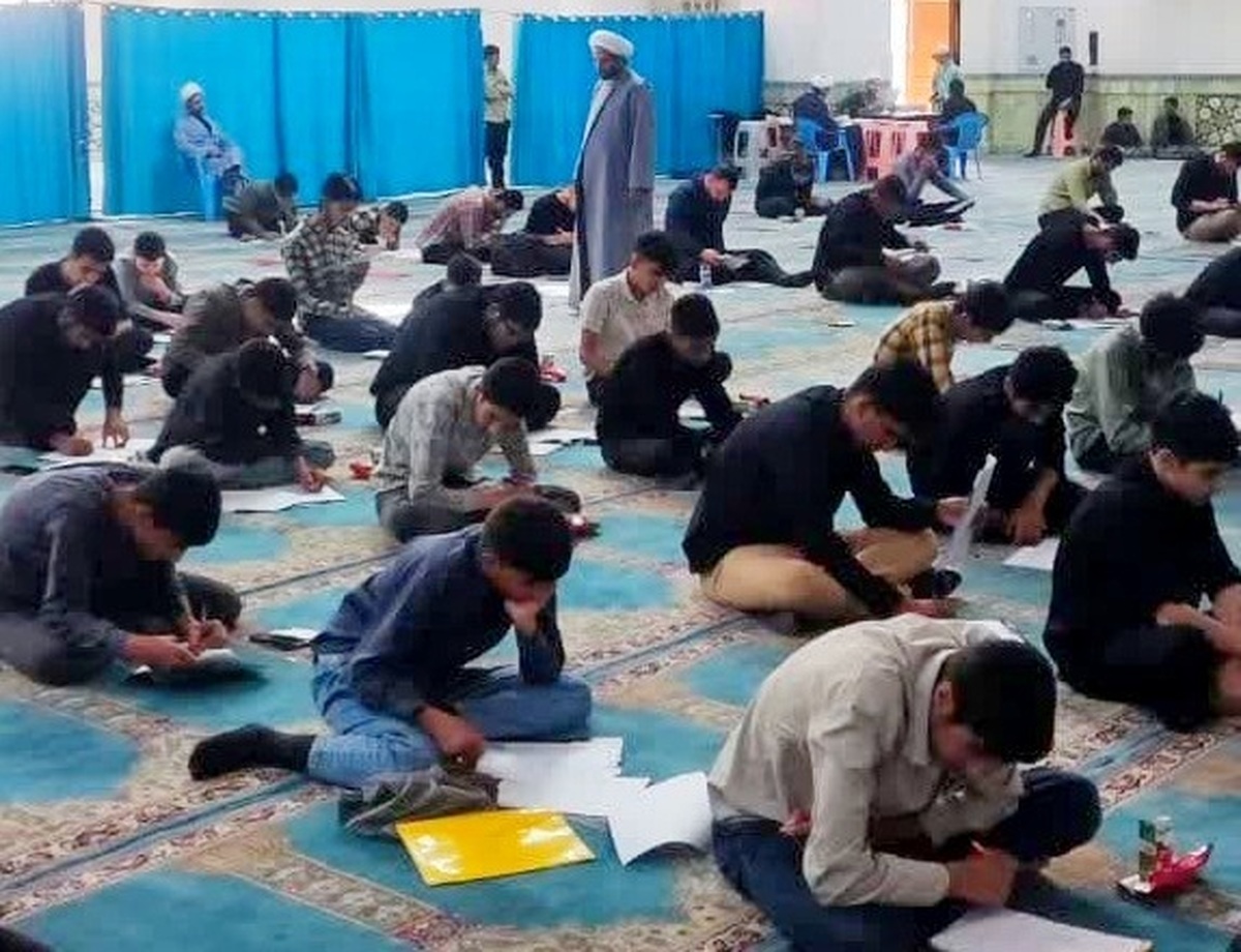 آزمون ورودی حوزه های علمیه در استان فارس برگزار شد
